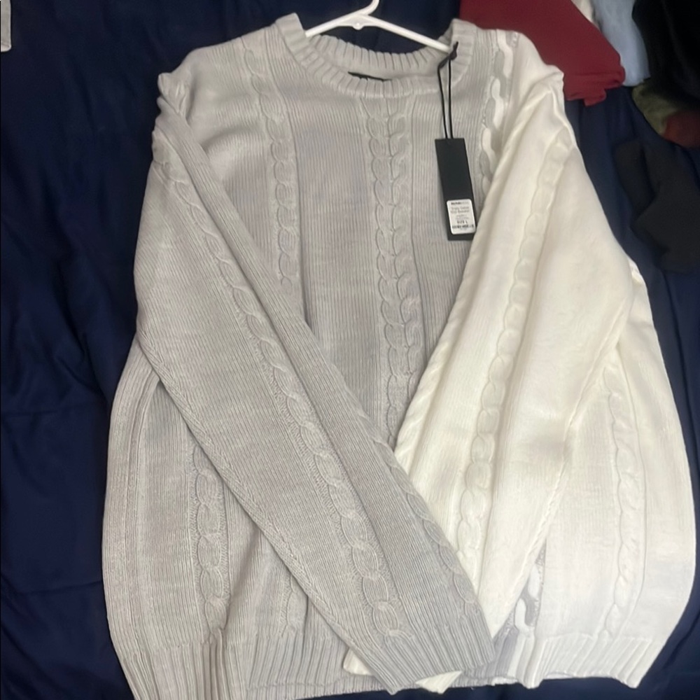 NovaMen’s Cable Knit Sweater - Gray and White